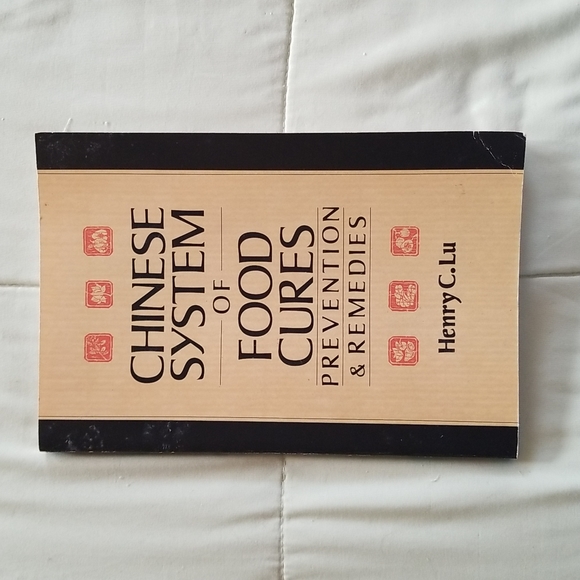 Chinese System of Food Cures: Prevention and Remedies by Henry C. Lu - Picture 9 of 9